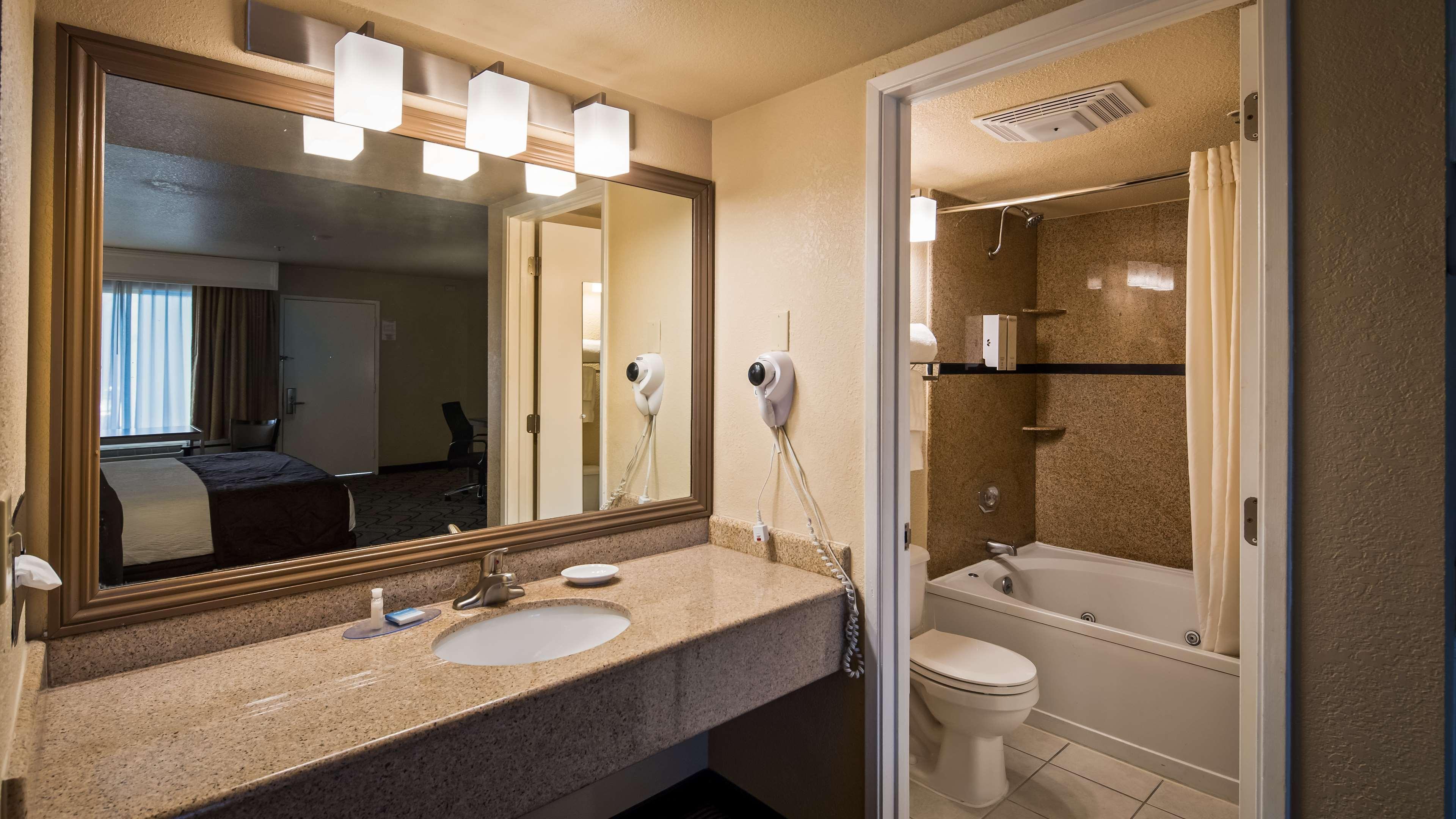 Best Western Heritage Inn Конкорд Екстер'єр фото