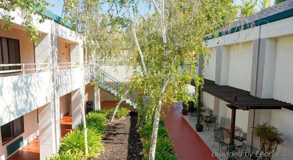 Best Western Heritage Inn Конкорд Екстер'єр фото
