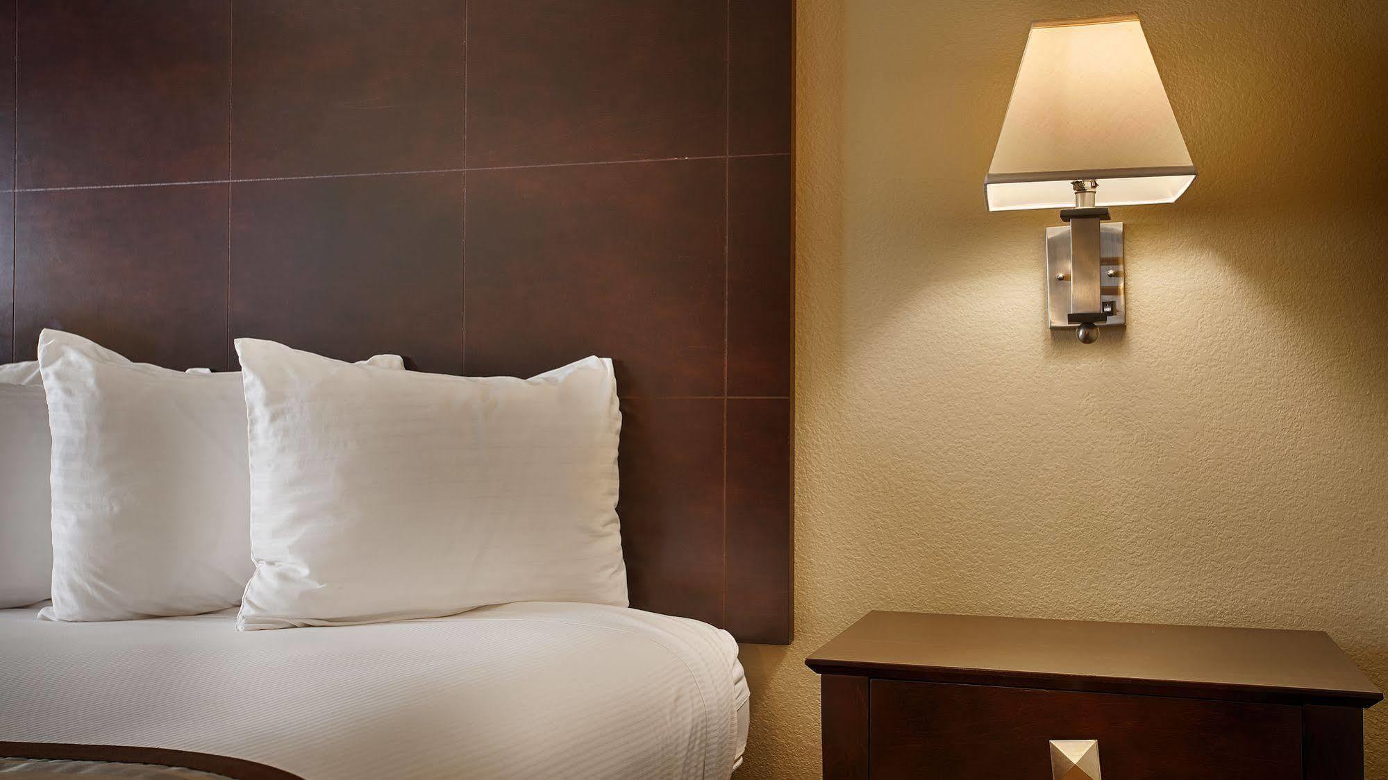 Best Western Heritage Inn Конкорд Екстер'єр фото